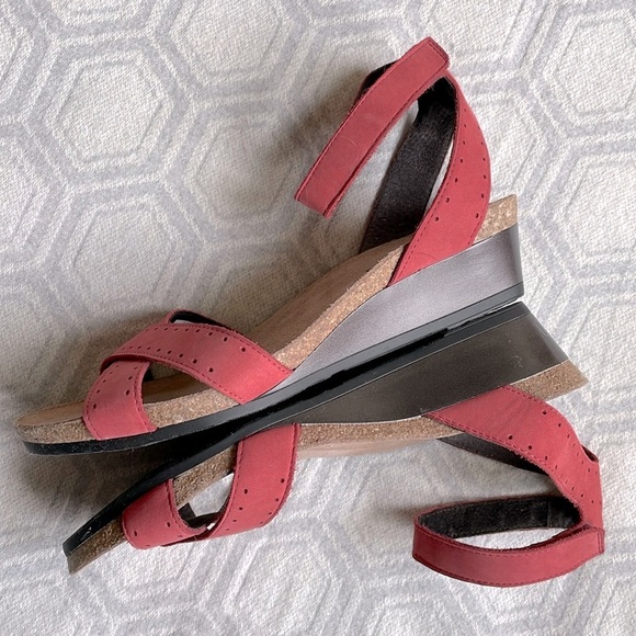 NAOT Brick Red Wedge Sandals Shoes Women’s 
Sz:41 EU. - Picture 7 of 11